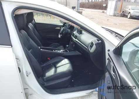 2018 Mazda Mazda3 Touring из США, поврежденный, VIN 3MZBN1V32JM210419